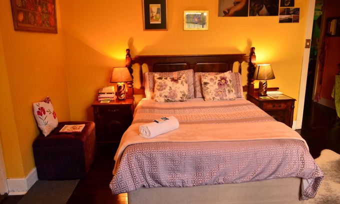 Walmer Bed & Breakfast | The Plump Pelican, double room in a private home, self-catering