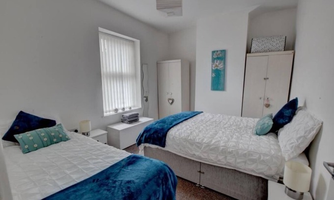 Burnley House | The Pomfret House, Perfect Guest Villa of Burnley