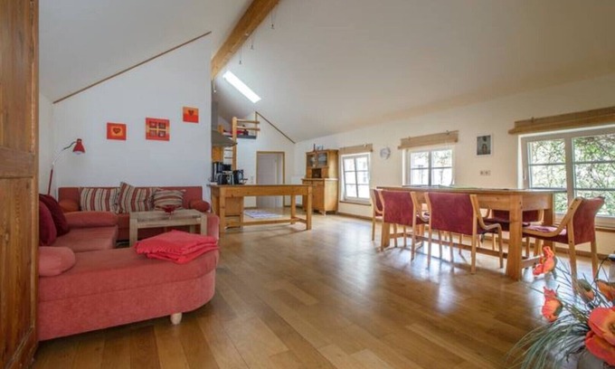 Wissmannsdorf Apartment | The Poppy Flat at the Nengshof