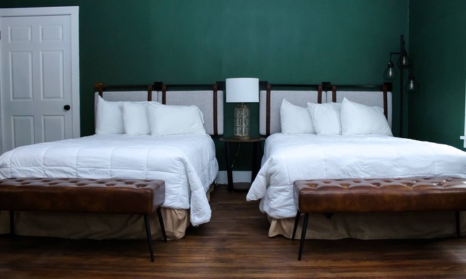 Albion Apartment | The Proctor Room at the Fairhaven Inn