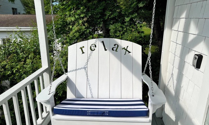 Boothbay Harbor Cottage | The Puffin's Nest: Cozy 1-Bedroom Cottage in BBH