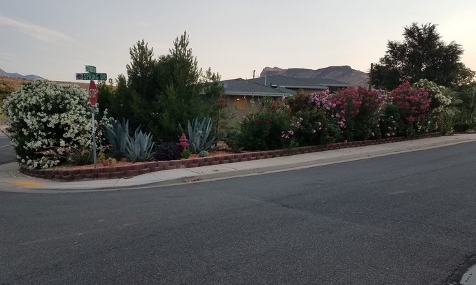 Toquerville Apartment | The Queen's Respite (B) 2 bedrooms, 1 bathroom