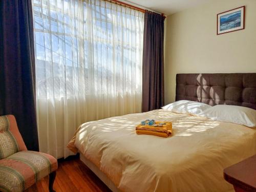 Quito House | The Quito Guest House with Yellow Balconies for Travellers