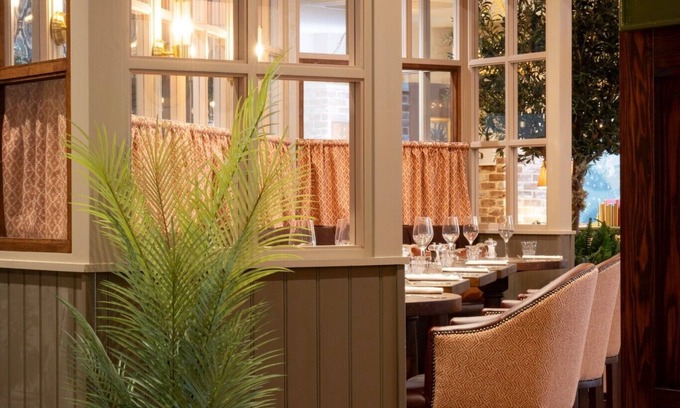 Chilworth Hotel | The Ragged Robin