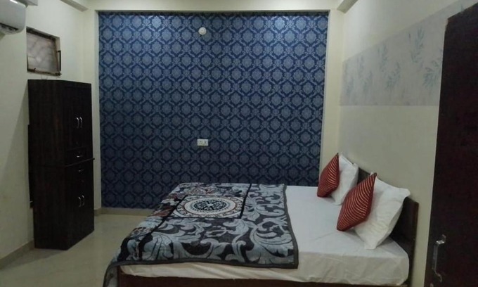 Phulpur Hotel | THE RAGHAV