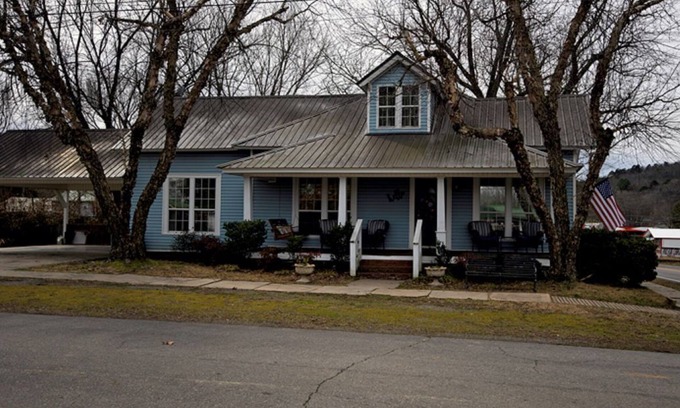 Pangburn House | The Ramsey House located in the heart of Pangburn