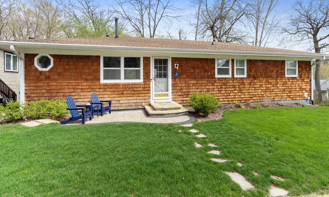 Williams Bay House | The Ranch by the Bay- Steps to Lake Geneva shoreline!