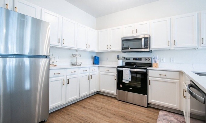 Oxford House | The Rebel Roze, walk to The Grove