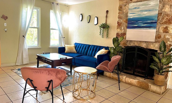 West Oak Hill House | The Rec' Resdience! 3 Bedroom home only 15 min from Downtown Austin!