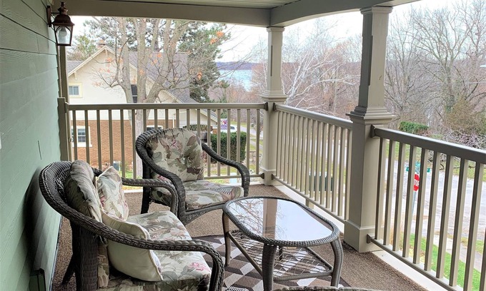 Queenston Bed & Breakfast | The Red Coat Bed & Breakfast