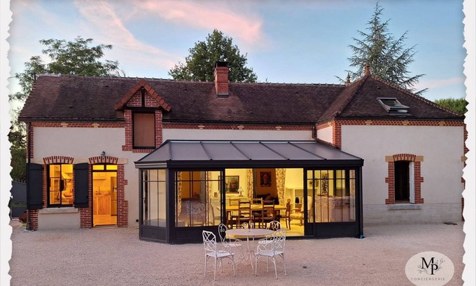 Villefranche-sur-Cher House | The red edge of the forest