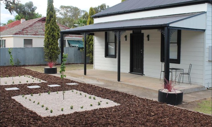 Renmark House | The Renmarkable Cottage