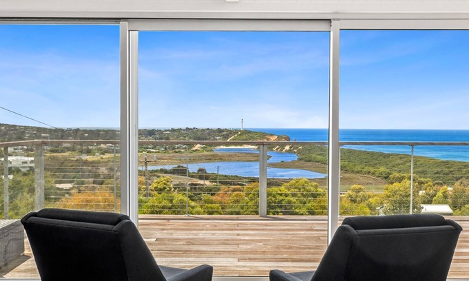 Fairhaven House | THE RIDGE - fantastic views in Fairhaven with space for the whole family!