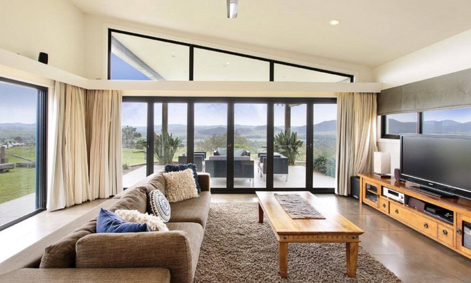 Gloucester House | The Ridge House, TOP NOTCH