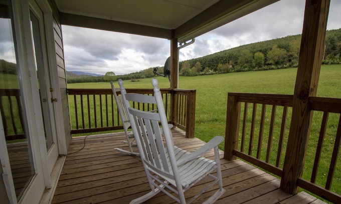 Pearisburg Cottage | The River Ash Cottage at Walker Creek Retreat