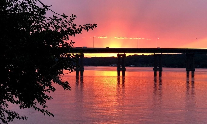 Port Byron House | The river's edge on the Mississippi