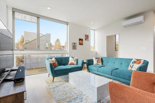 Squire Park House | The Rooftop Blue Haven Home w Firepit