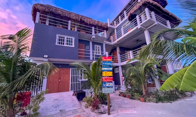Caye Caulker Apartment | The rooftop views will leave you breathless—a 360-degree sea view to the horizon