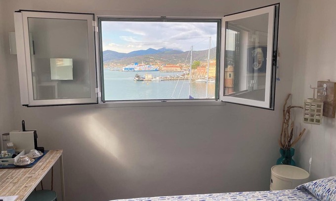 Portoferraio Old Town Apartment | . "the Rooms OF THE SEA "