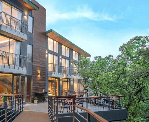 Bhimtal Hotel | The Rosefinch Sarovar Portico