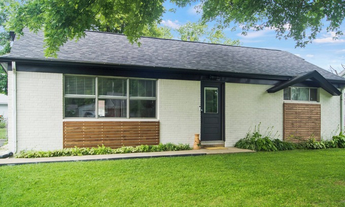 Greenfield House | The Rosie Roots - Cozy Pet Friendly House