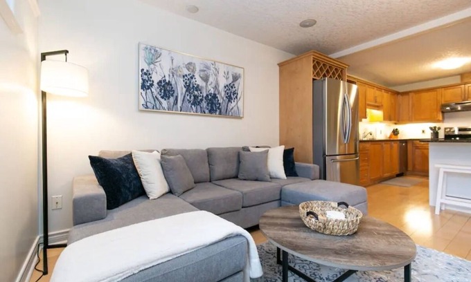 Colwood Apartment | The Royal Bay Getaway