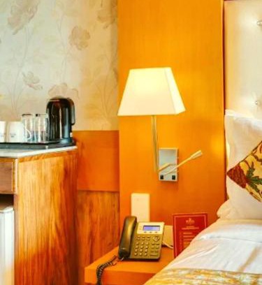 Srinagar Hotel | The Royal Glacier