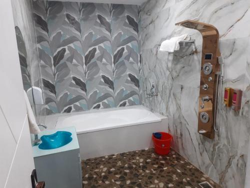 Faridabad Hotel | THE ROYAL Inn