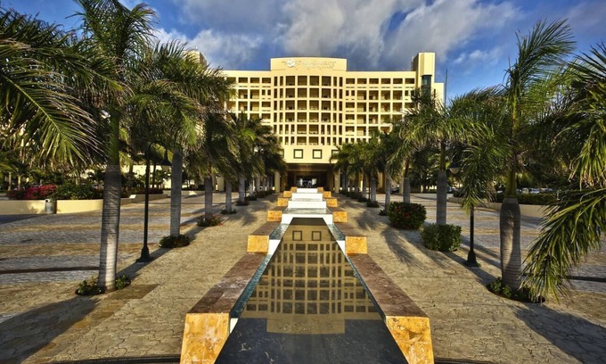 Zona Hotelera Resort | The Royal Sands 2 Bedroom Sleeps 6