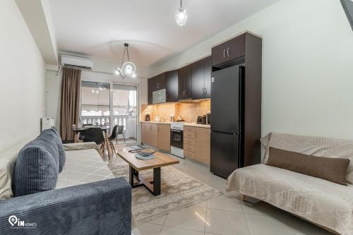 Aigaleo Apartment | The 'Rubies' House Project In Egaleo