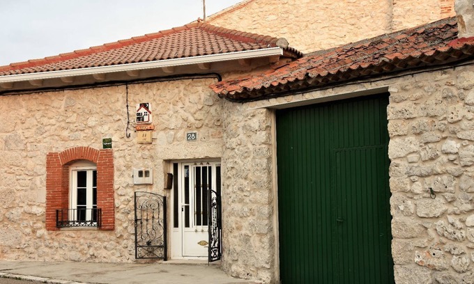 Montemayor de Pililla House | The Rural House "El Camino" located in a building of more than one hundred years