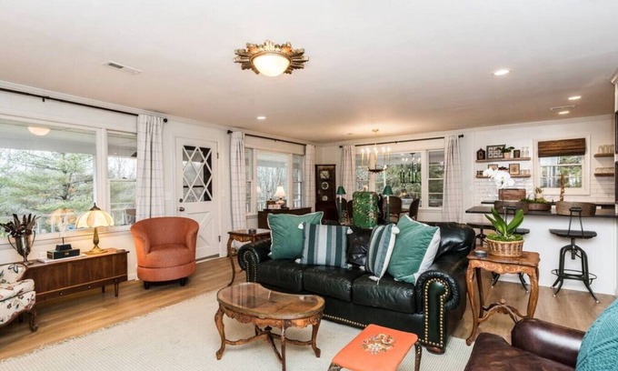 West Jefferson House | The Rustic-10 mins to West Jefferson