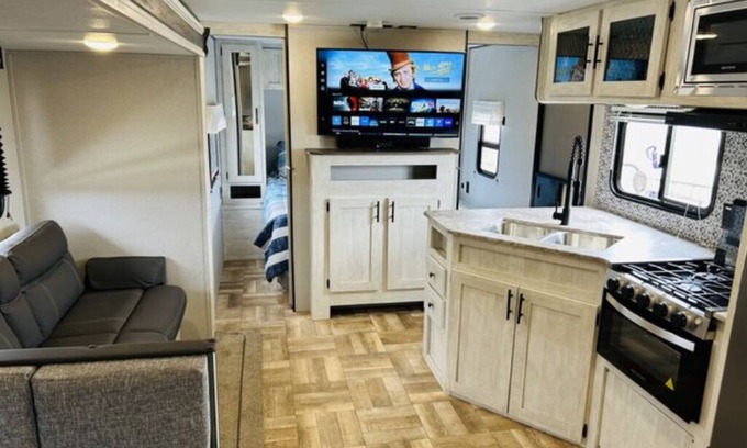 Tow House | The RV Sleeps 8 - 36'