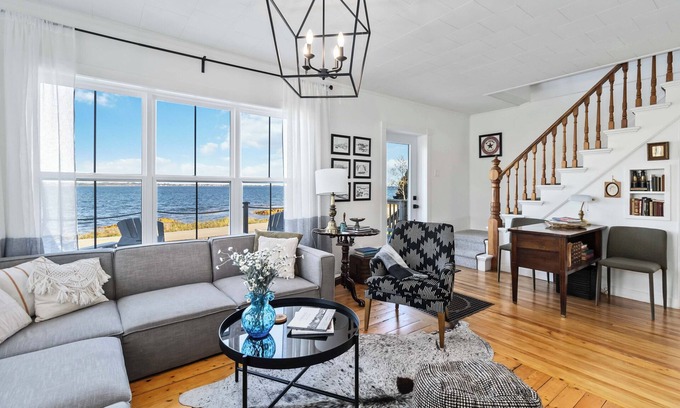 Feltzen South House | The Salty Cribb II- Private oceanfront vacation home just minutes from Lunenburg