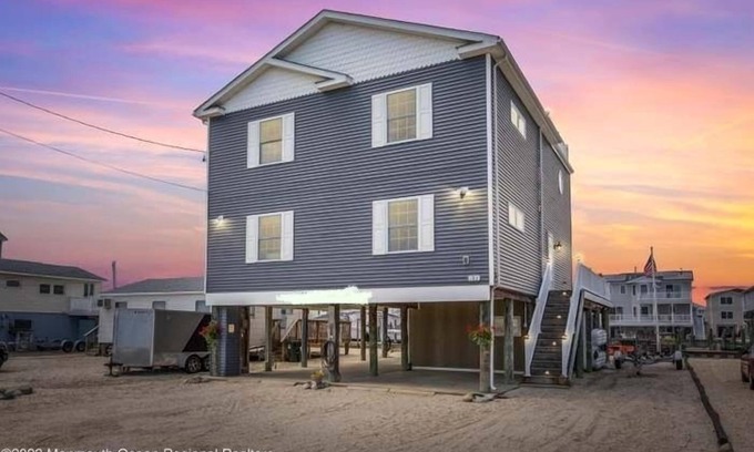 Tuckerton Beach House | The Salty Dog at Tuckerton Beach