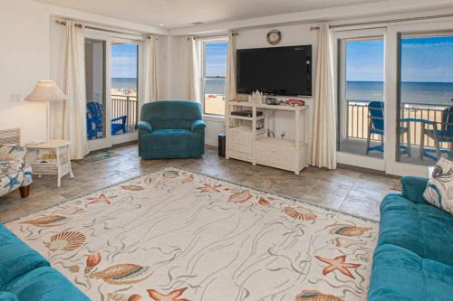 Sandbridge Apartment | The Sanctuary - Footprints by the Shore B109