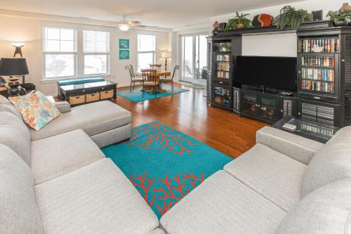 Sandbridge Apartment | The Sanctuary - Sun, Surf, Sand A314