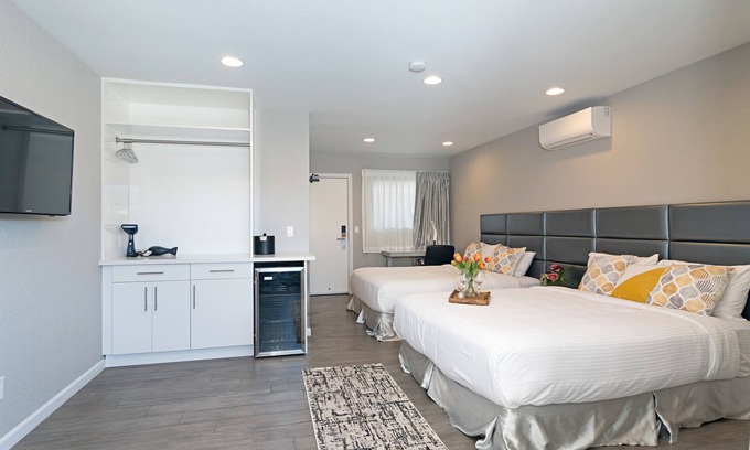 La Jolla Hotel | The Sands of La Jolla