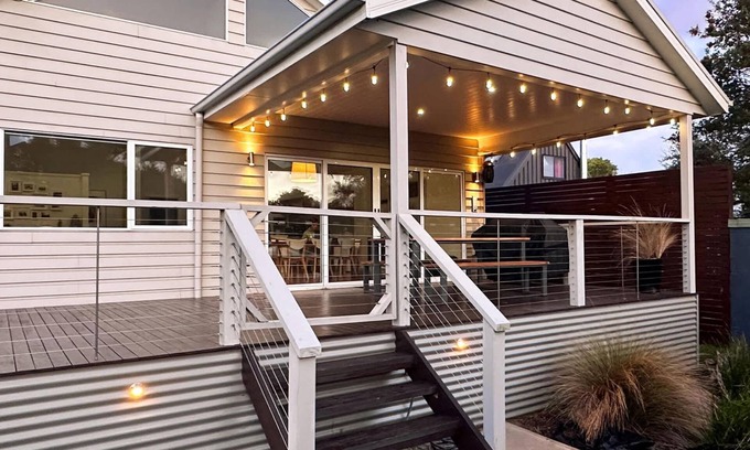 Sandy Point House | The Sands Sandy Point