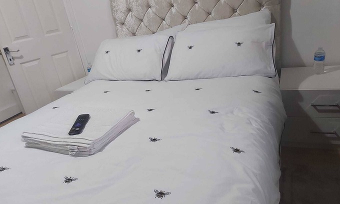 Loxford Hotel | The Saxon Rooms