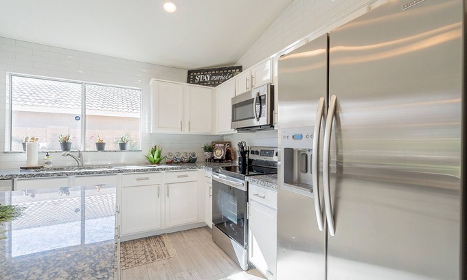 East Mesa House | The Scenic Saguaro - 3BD 2BA Home w/Sunset Views in the Heart of Mesa
