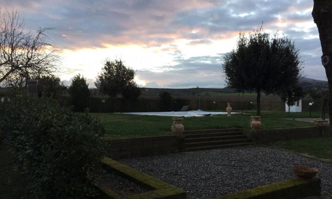 Campagnatico Other | THE SCENTS OF THE GARDEN - INDEPENDENT HOUSE LAUREL