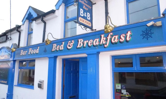 Ballycotton Bed & Breakfast | The Schooner Tavern