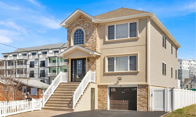 Keansburg House | The Seabreeze Haven