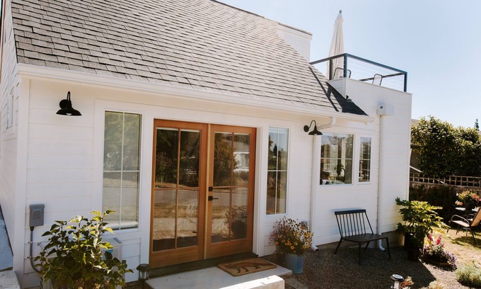 Gatewood House | The Seattle House - Guest House with a View in West Seattle.
