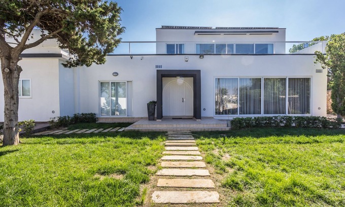 Santa Maria Estate Villa | The Shells - Superb villa with large pool