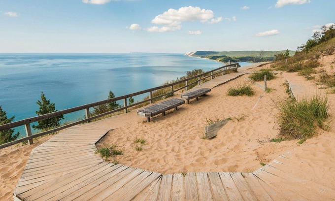 Acme Condo | The Shores Lake View Condo Unit 5658