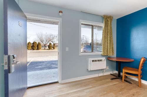 Bohemia Hotel | The SkyBreeze Inn