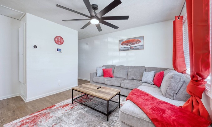 Columbus Apartment | The Southern Charm. 10 minutes away from Fort Moore/Benning. Budget friendly!