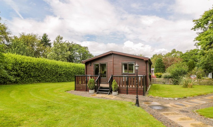 Jedburgh Cottage | THE SPINNEY LODGE, pet friendly, with a garden in Jedburgh